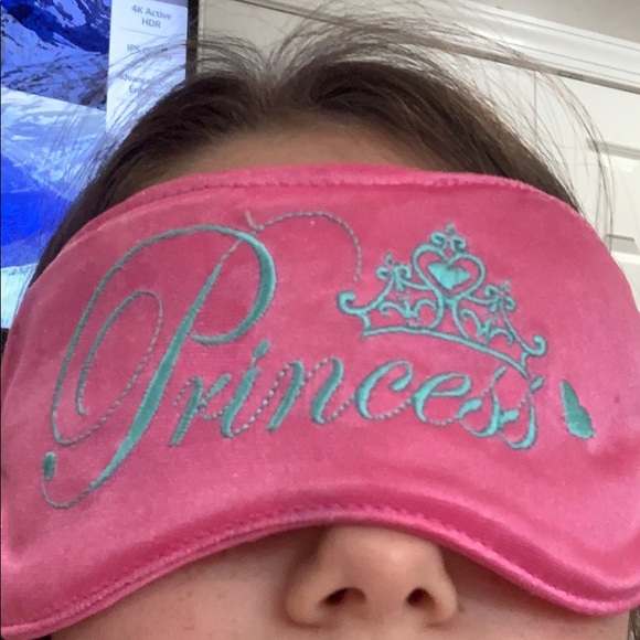 A princess eye mask - Picture 3 of 4